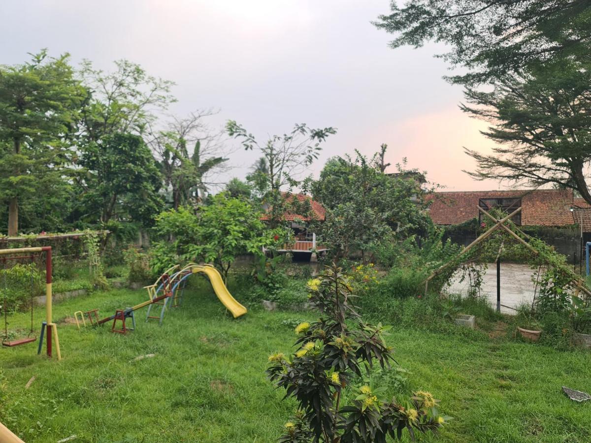 Kampung Istal Villa Pamijahan Bogor Luaran gambar
